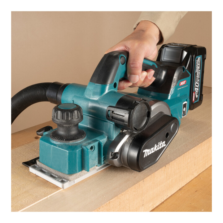 Makita Rabot sans fil 40V max. / 4,0 Ah, 2 batteries + chargeur dans MAKPAC