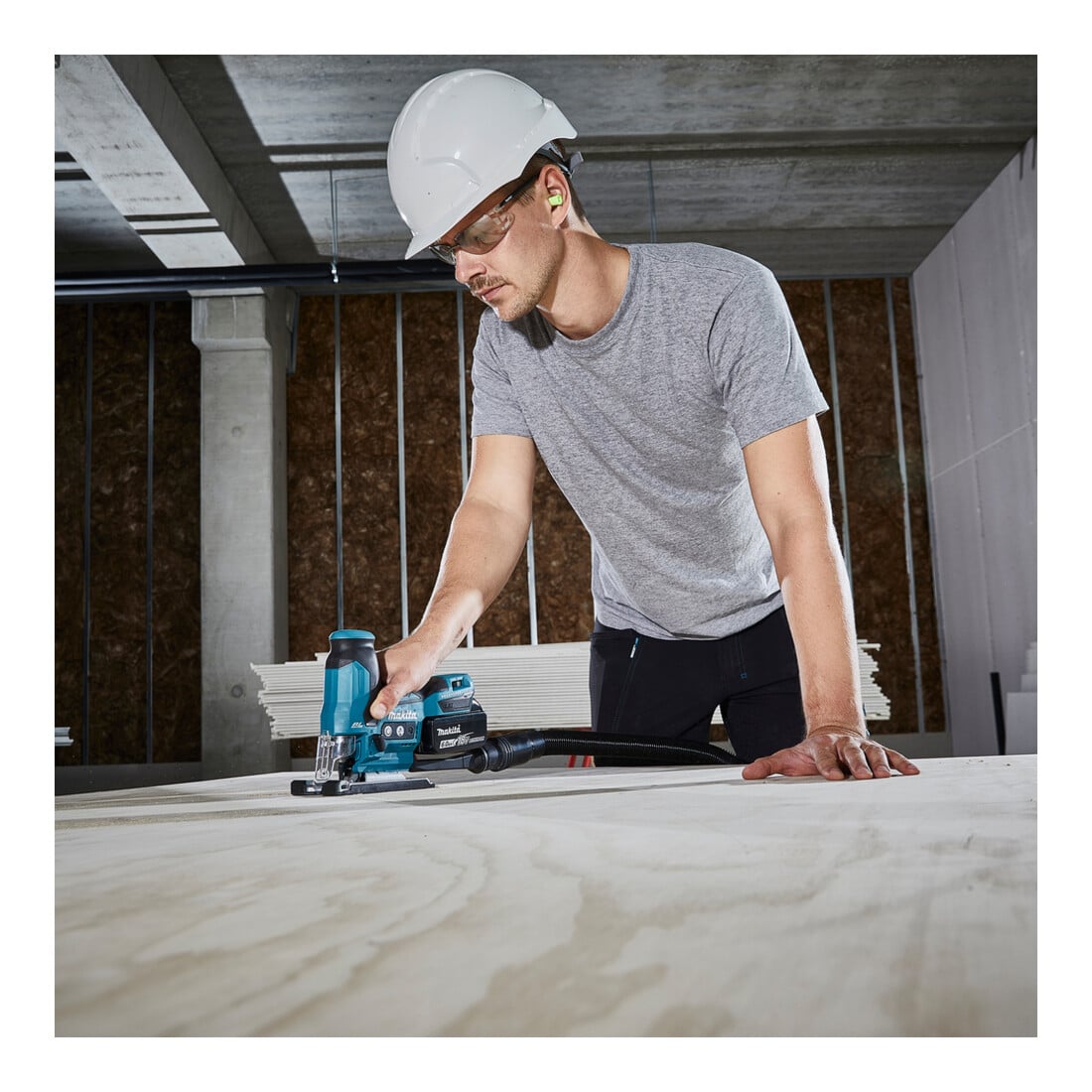 Makita Scie sauteuse pendulaire sans fil 18V en MAKPAC taille 3