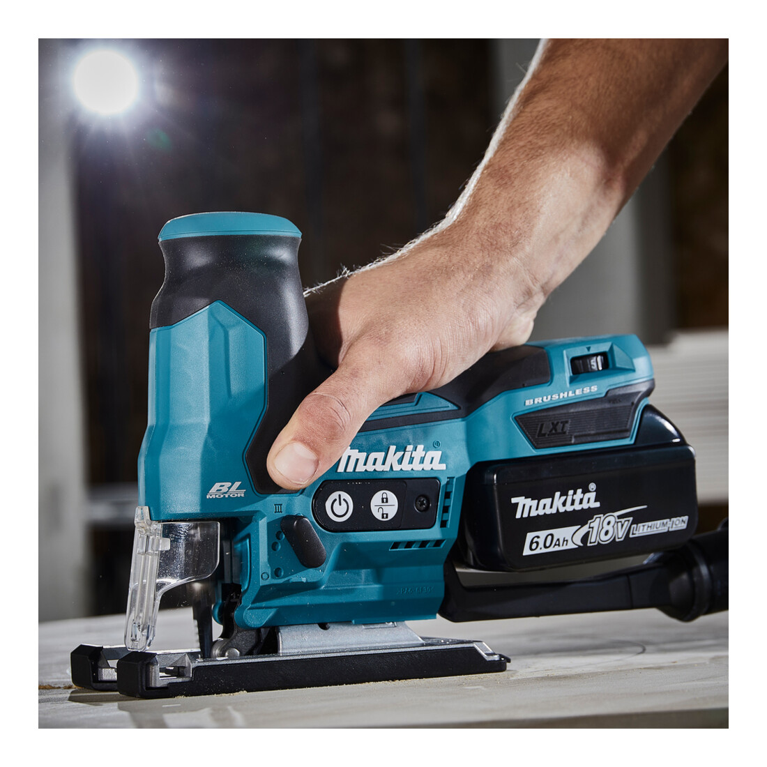Makita Scie sauteuse pendulaire sans fil 18V, sans batterie