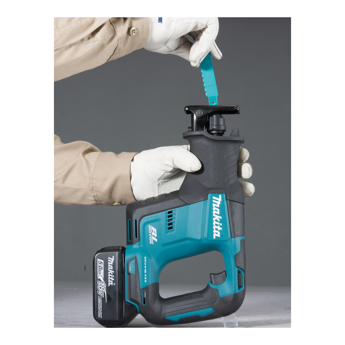 Makita Sega a gattuccio a batteria DJR188Z