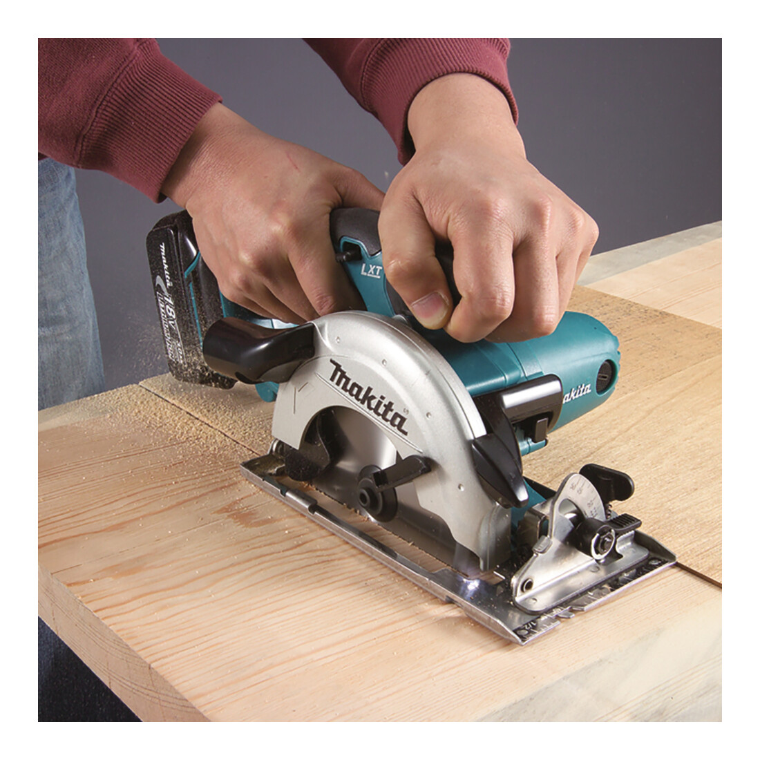 Makita Sega circolare a batteria 18,0V DSS501RTJ