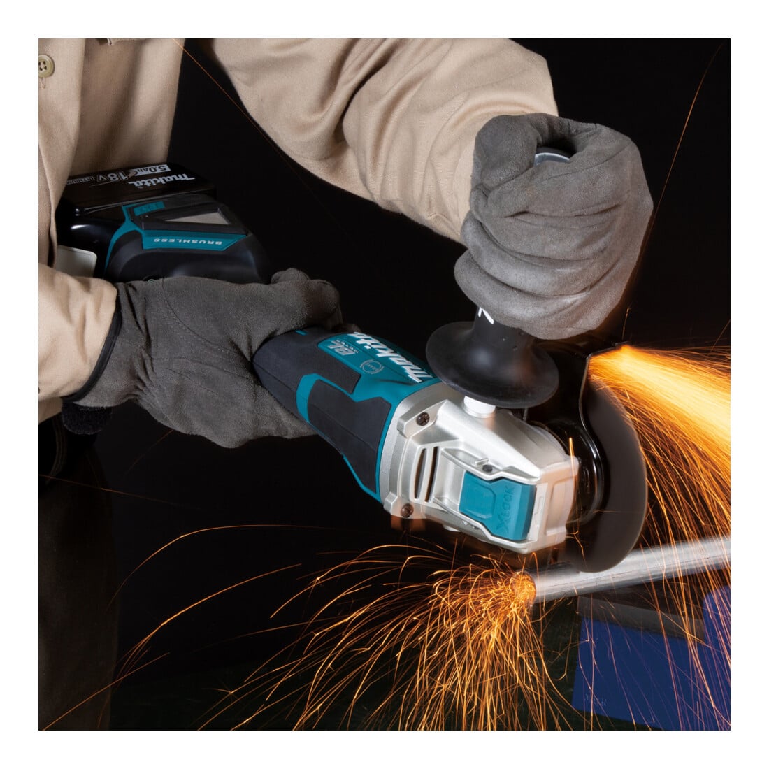 Makita Smerigliatrice angolare a batteria 18V DGA520ZX1