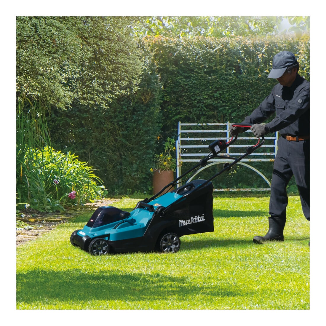 Makita Tondeuse à gazon sans fil 40V, 40 L, 3800 tr/min