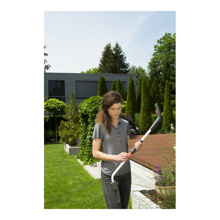 Manche télescopique GARDENA, roues incluses