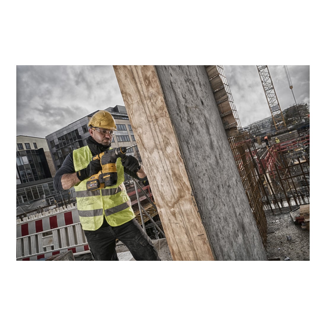 Marteau combiné sans fil DEWALT SDS-plus 54V version de base DCH333NT-XJ
