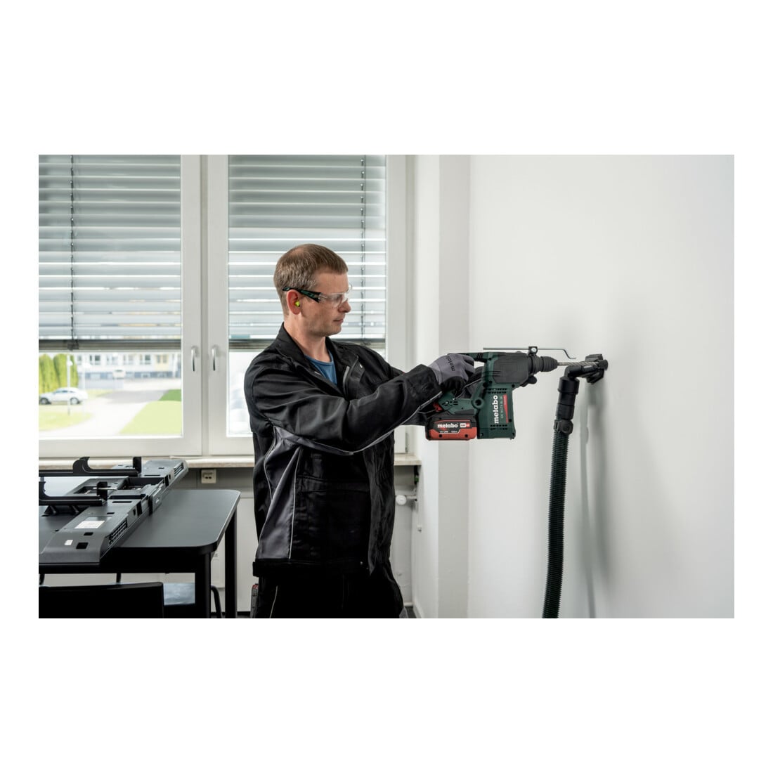 Marteau combiné sans fil Metabo KH 18 LTX BL 24metaBOX 165 L ; 18V 2x5.5Ah LiHD + ASC 145