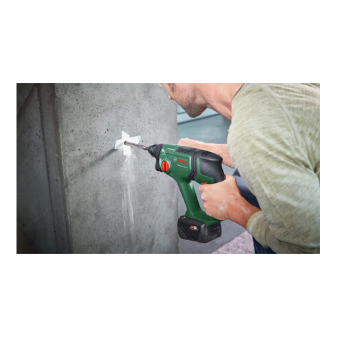 Marteau perforateur sans fil UniversalHammer 18V Bosch, 1 batterie PBA 18 V 2.5 Ah, chargeur et coffret