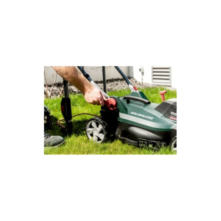 Metabo accu grasmaaier RM 36-18 LTX BL 36 2x 5.2 Ah, lader ASC 145 Duo
