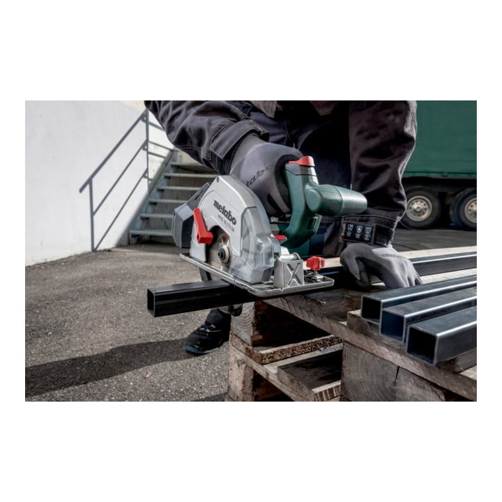 Metabo accu metaal-handcirkelzaag MKS 18 LTX 58 FS set + geleiderail FS 160 ; MetaLoc