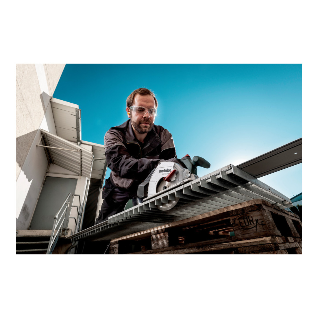 Metabo accu metaal-handcirkelzaag MKS 18 LTX 58 FS set + geleiderail FS 160 ; MetaLoc