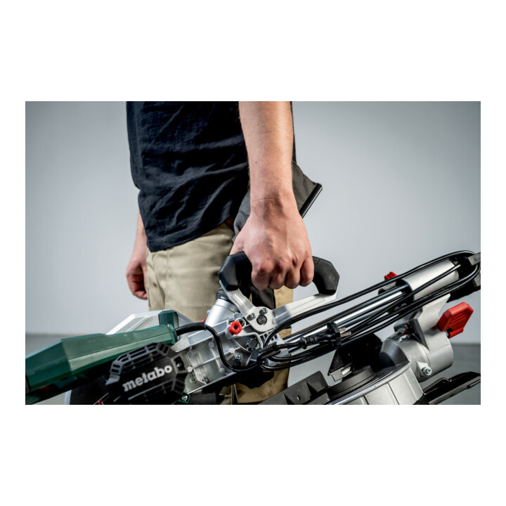 Metabo Afkortzaag KGS 305 M (691216000) met trekfunctie; doos