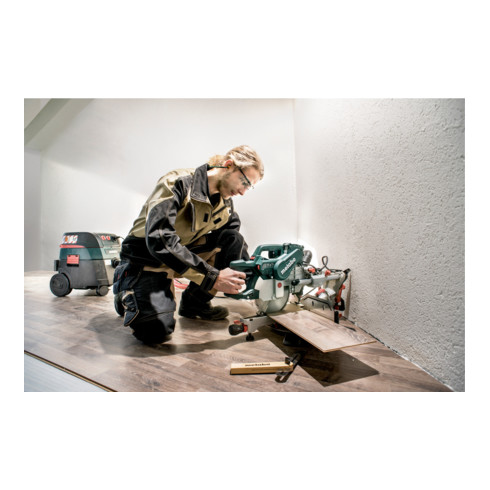 Metabo afkortzaag KGSV 72 Xact SYM met trekfunctie en symmetrisch verstelbaar afrasteringssysteem; karton