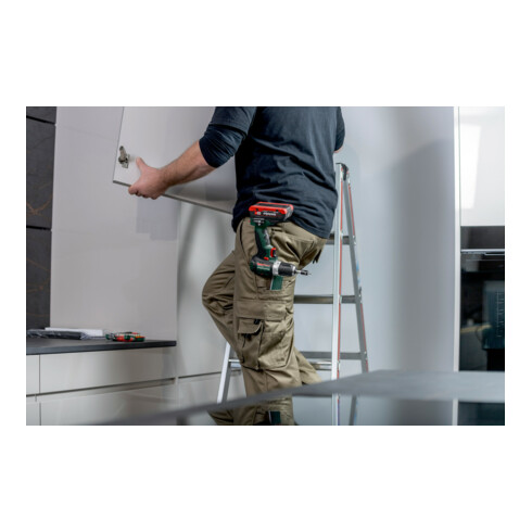 Metabo Akku-Bohrschrauber BS 18 L BL Set (613155710) mit 74-teiliger Mobiler Werkstatt, Kunststoffkoffer, 18V 2x2Ah Li-Power + SC 30