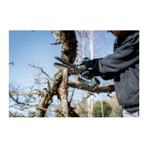 Metabo Akku-Gehölzsäge MS 18 LTX 15 (600856500) Werkzeugtasche, 18V 1x2Ah Li-Power + SC 30