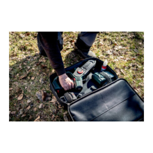 Metabo Akku-Gehölzsäge MS 18 LTX 15 (600856500) Werkzeugtasche, 18V 1x2Ah Li-Power + SC 30