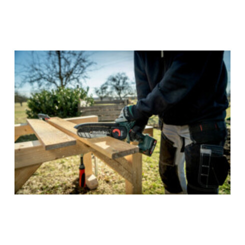 Metabo Akku-Gehölzsäge MS 18 LTX 15 Set mit Teleskopstab; Karton; 18V x +