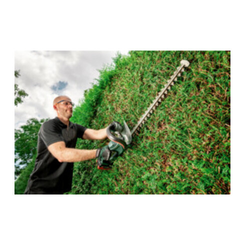 Metabo Akku-Heckenschere AHS 18-65 V Karton