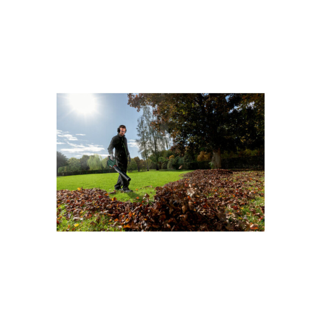 Metabo Akku-Laubbläser LB 18 LTX BL Karton; 18V 2x5.2Ah Li-Power + ASC 55