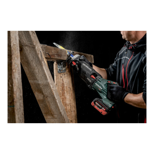 Metabo Akku-Säbelsäge SSEP 18 LTX BL MVT metaBOX 165 L; 18V 2x8Ah LiHD + ASC 145