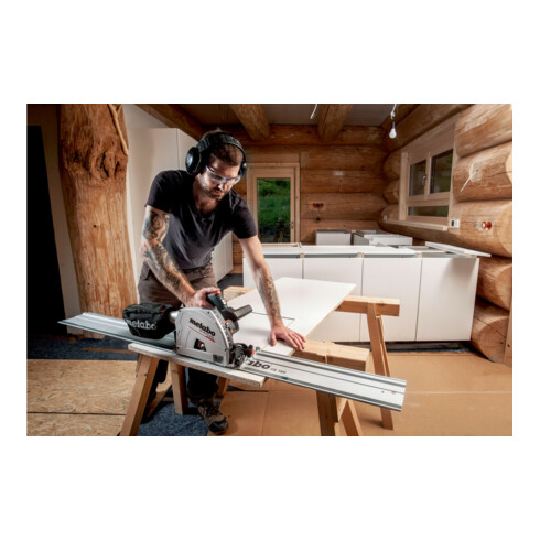 Metabo Akku-Tauchkreissäge KT 18 LTX 66 BL Set mit Führungsschiene FS 160; metaBOX 340; 18V 2x8Ah LiHD + ASC 145