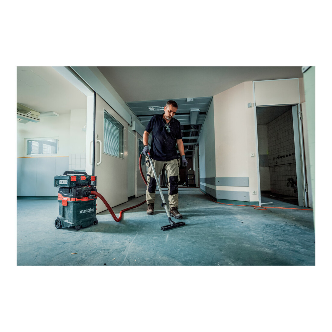 Metabo Aspirateur sans fil eau et poussière AS 36-18 M 30 PC-CC (602074850) avec nettoyage manuel du filtre et CordlessControl