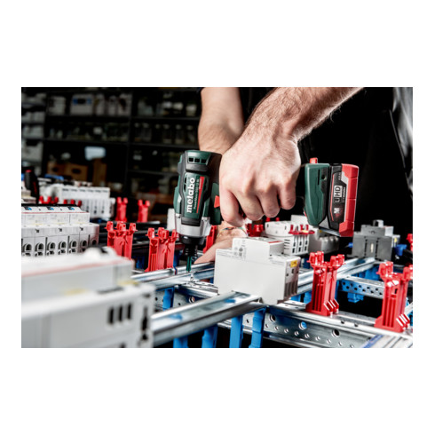 Metabo Avvitatore a percussione a batteria PowerMaxx SSD 12 BLX 118, 12 V 2xbatterie agli ioni di litio da 2 Ah + SC 30