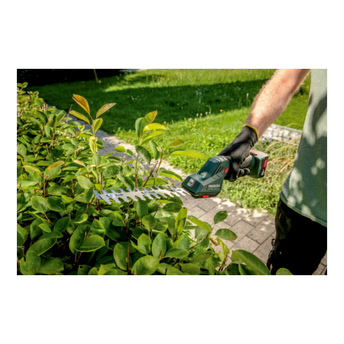 Metabo Cesoie per arbusti ed erba a batteria PowerMaxx SGS 12 Q borsa portautensili, 12 V 1x2 Ah ioni di litio + SC 30