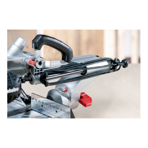 Metabo Kappsäge KGSV 216 M + 2. Sägeblatt (40 Zähne)