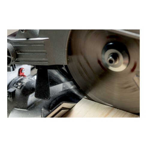 Metabo Kappsäge KS 216 M Set (610216900) mit 2. Hartmetall-Sägeblatt, im Karton