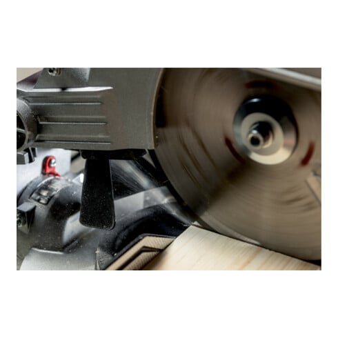 Metabo Kappsäge KS 216 M Set (610216900) mit 2. Hartmetall-Sägeblatt, im Karton