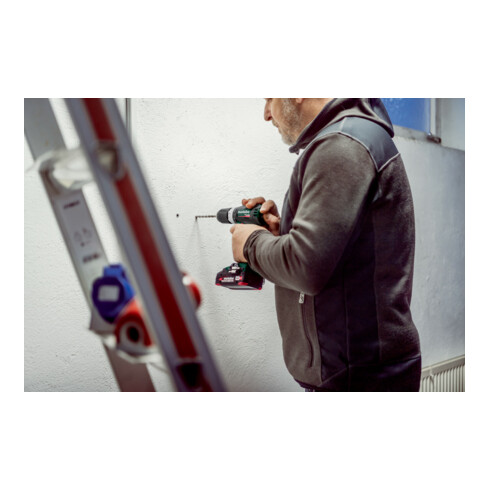 Metabo Perceuse-visseuse à percussion sans fil SB 18 L BL (613157500) metaBOX 145, 18V 2x2Ah Li-Power + SC 30
