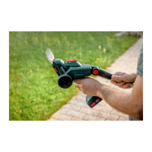 Metabo PowerMaxx SGS 12 Q accu struik- en grasschaar Gereedschapstas; 12V 1x2Ah Li-Ion + SC 30