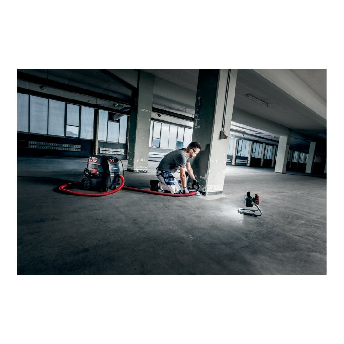 Metabo Renovierungsschleifer RSEV 19-125 RT mit Diamantschleiftopf Beton "professional" ; Kunststoffkoffer