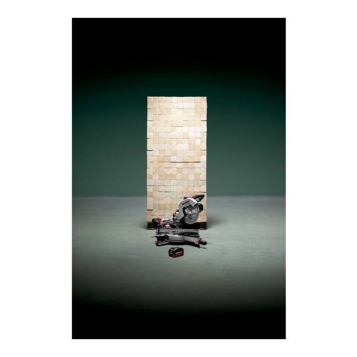 Metabo Scie à onglets sans fil KGS 18 LTX BL 254
