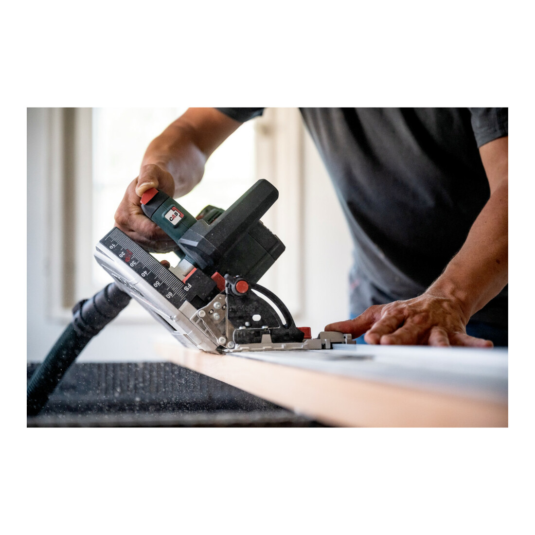 Metabo Set accu invalcirkelzaag KT 18 LTX 66 BL Set met geleiderail FS 160; metaBOX 340; 18V 2x8Ah LiHD + ASC 145