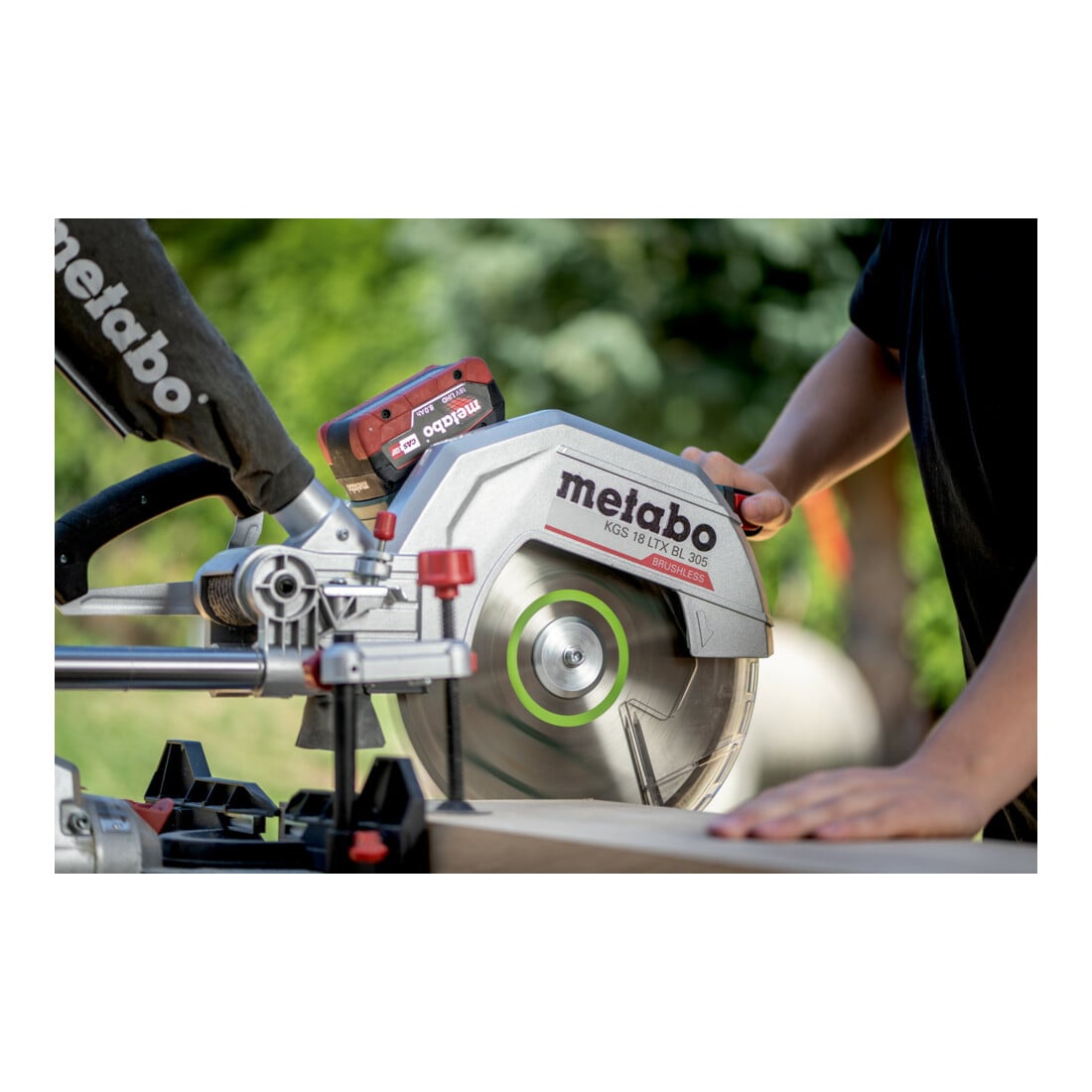 Metabo Troncatrice a batteria KGS 18 LTX BL 305 (614305850) con funzione di trazione;