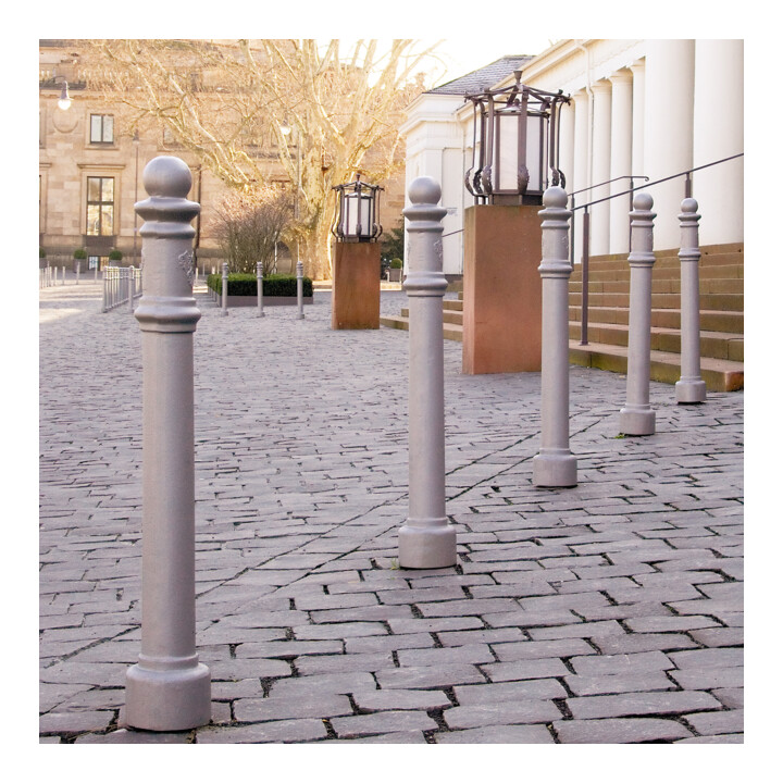 MORAVIA Bollard blason H 925 (+400) mm noyau en acier DB 703 2 œillets pour installation fixe
