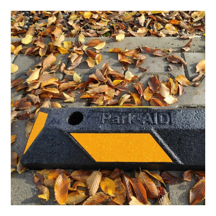 MORAVIA Butée de roue Park-AID 900 mm noir jaune avec bandes réfléchissantes et matériel de fixation inclus