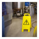 MORAVIA Signalisation pliable en plastique jaune avec symbole Attention