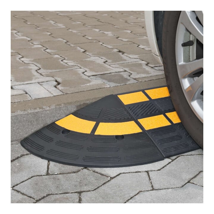 MORION Rampe de bordure Élément de finition 300 x 300 x 100 mm Caoutchouc noir jaune réfléchissant jusqu’à 40 t