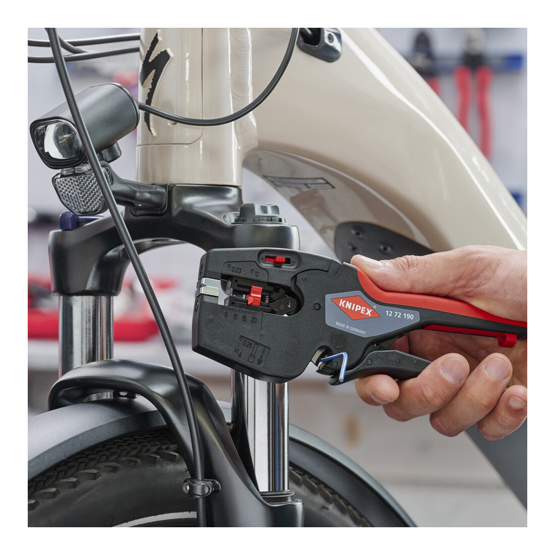 Multi-outil d'électricien Knipex, type : 1