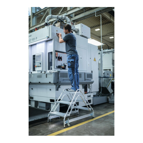 MUNK Aluminium-Arbeitspodest beidseitig begehbar: Aluminium geriffelt