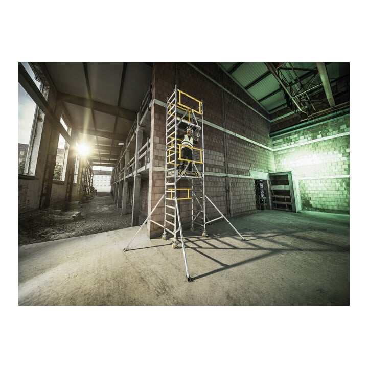 Munk FlexxTower SG mit vorlaufendem Geländer Plattformhöhe 2,10 m
