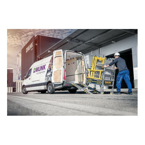 Munk FlexxTower SG mit vorlaufendem Geländer Plattformhöhe 2,10 m