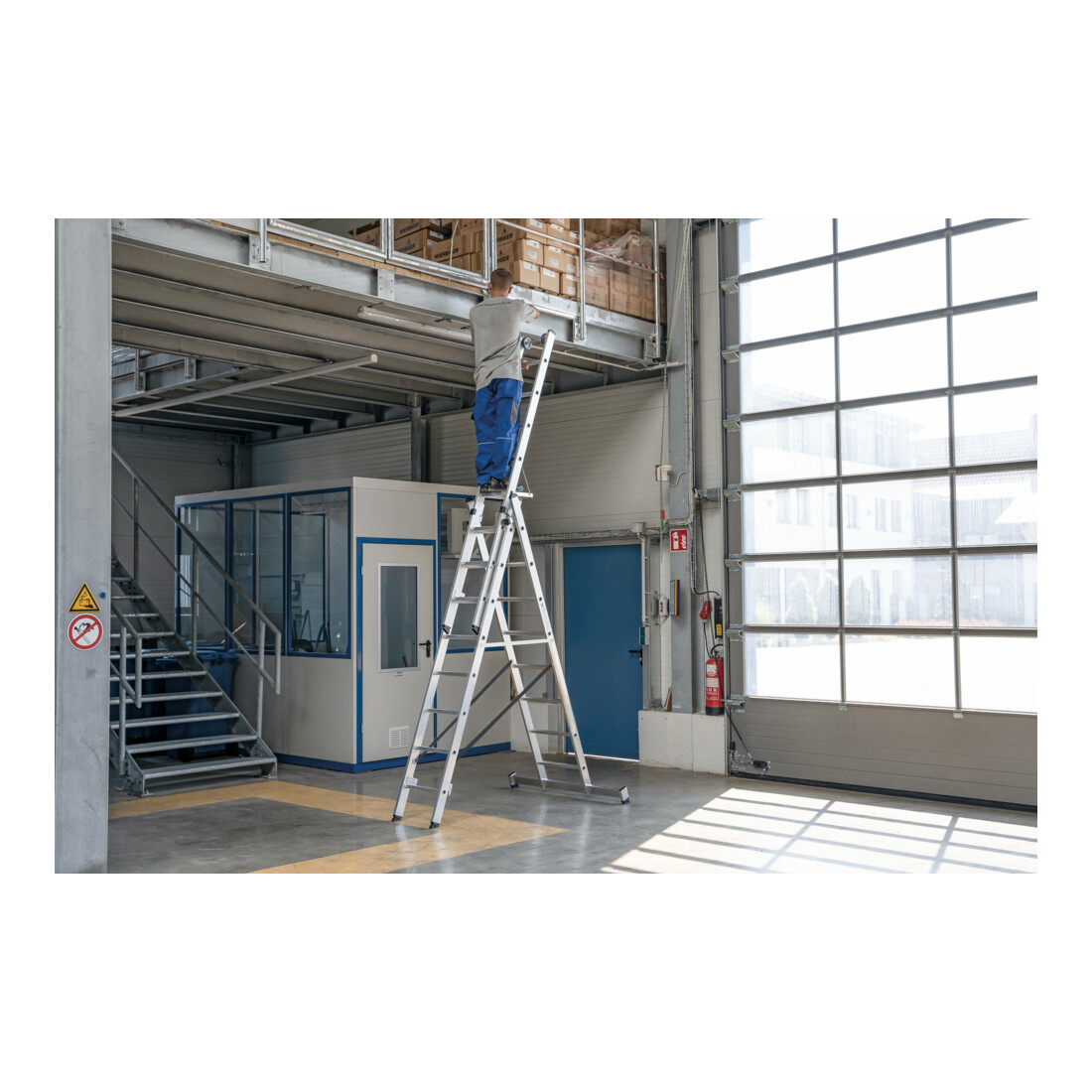 MUNK Aluminium-Mehrzweckleiter dreiteilig mit nivello ® -Traverse