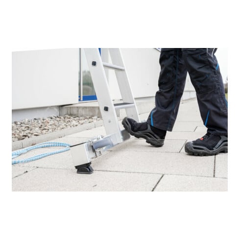 MUNK Günzburger Steigtechnik Stufen-Seilzugleiter 2-teilig mit nivello® Traverse und clip-step R13 2x12 Stufen