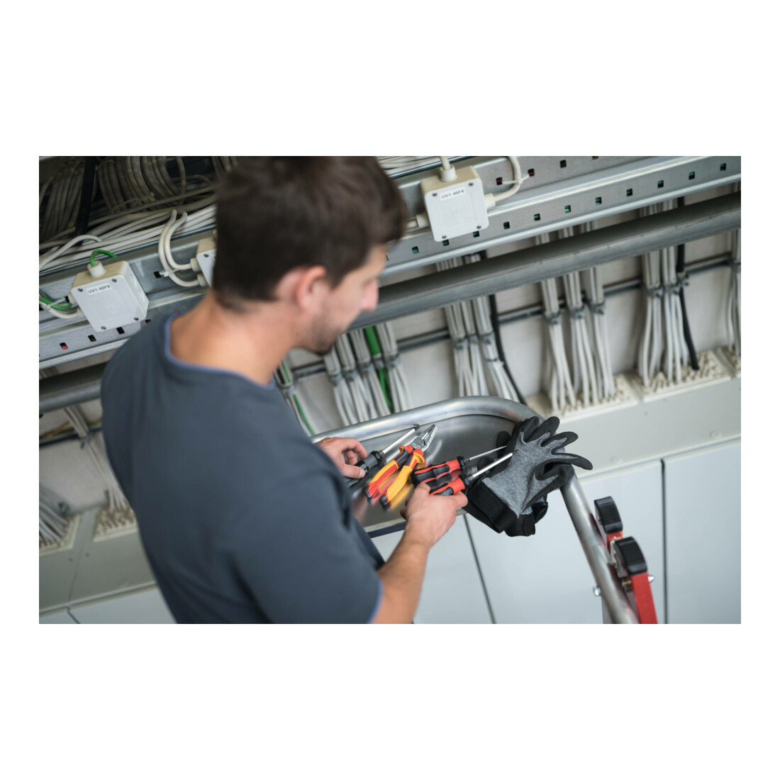 Munk Plattformleiter GFK/Alu klappbar und fahrbar mit GFK-Handlauf 6 Stufen