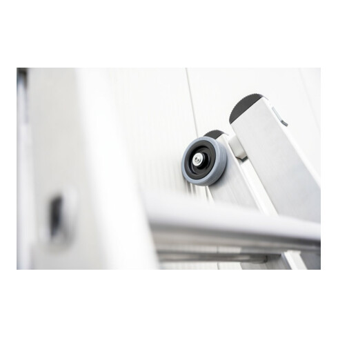 MUNK Stufen-Seilzugleiter 2-teilig mit nivello® Traverse und clip-step R13 2x12 Stufen