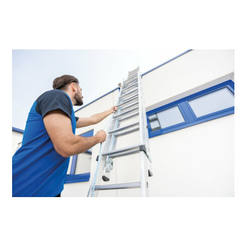 MUNK Stufen-Seilzugleiter 2-teilig mit nivello® Traverse und clip-step R13 2x12 Stufen