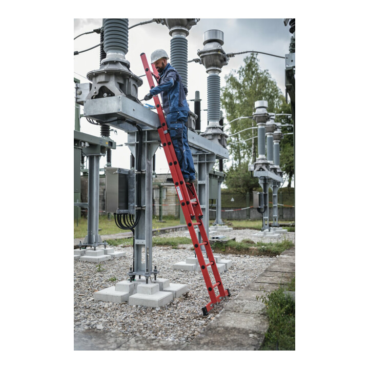 MUNK Vollkunstoff-Schiebe/Seilzugleiter 2-teilig Standtraverse 2 x 12 Sprossen